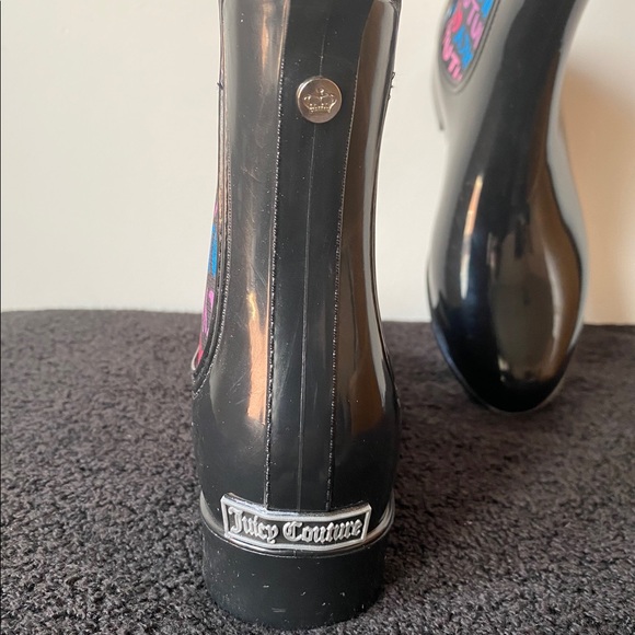 Juicy Couture Romance Black Heart Graffiti Boots - Picture 3 of 10